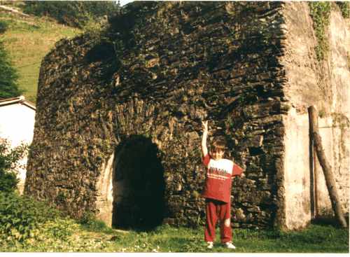 ameraun2.jpg (31849 bytes)