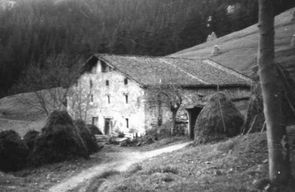 b_urri.jpg (20923 bytes)