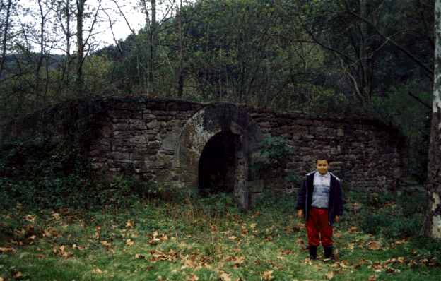 larbarrain.jpg (33423 bytes)